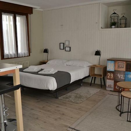 Tres Puentes Anguiano Apartamentos Y Hostal ภายนอก รูปภาพ