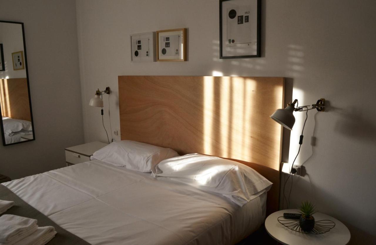 Tres Puentes Anguiano Apartamentos Y Hostal ภายนอก รูปภาพ