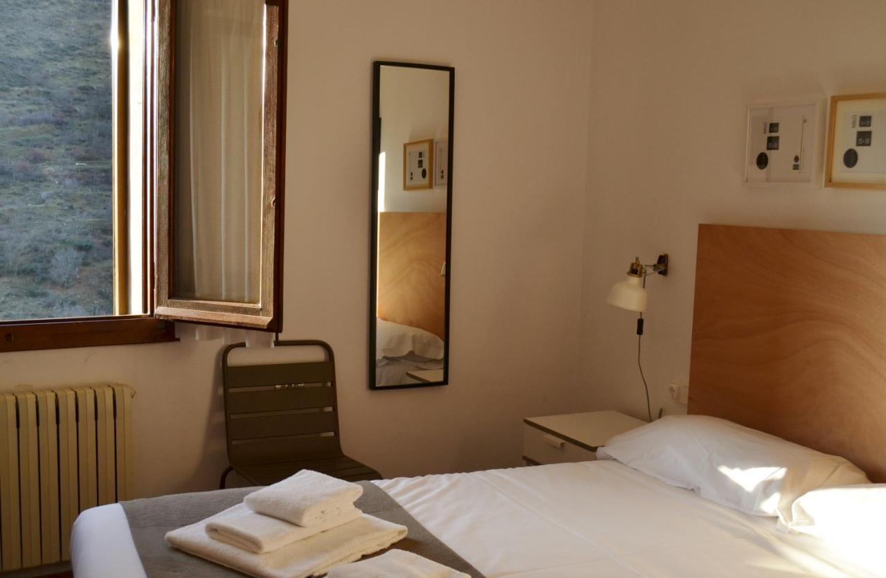 Tres Puentes Anguiano Apartamentos Y Hostal ภายนอก รูปภาพ