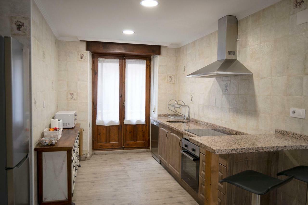 Tres Puentes Anguiano Apartamentos Y Hostal ภายนอก รูปภาพ