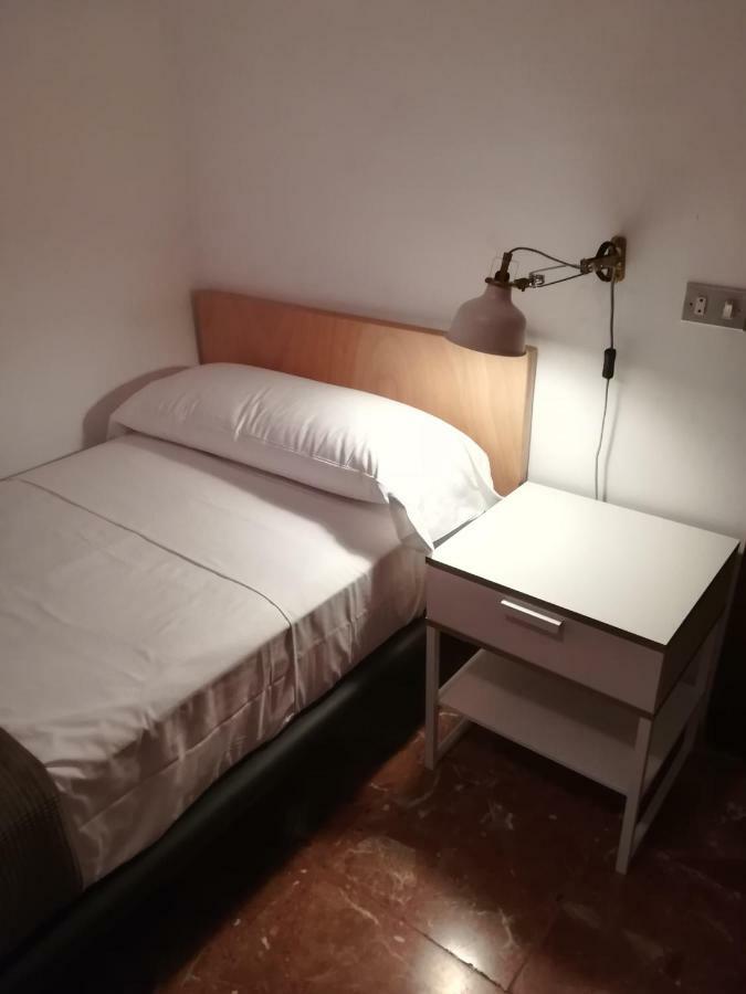 Tres Puentes Anguiano Apartamentos Y Hostal ภายนอก รูปภาพ