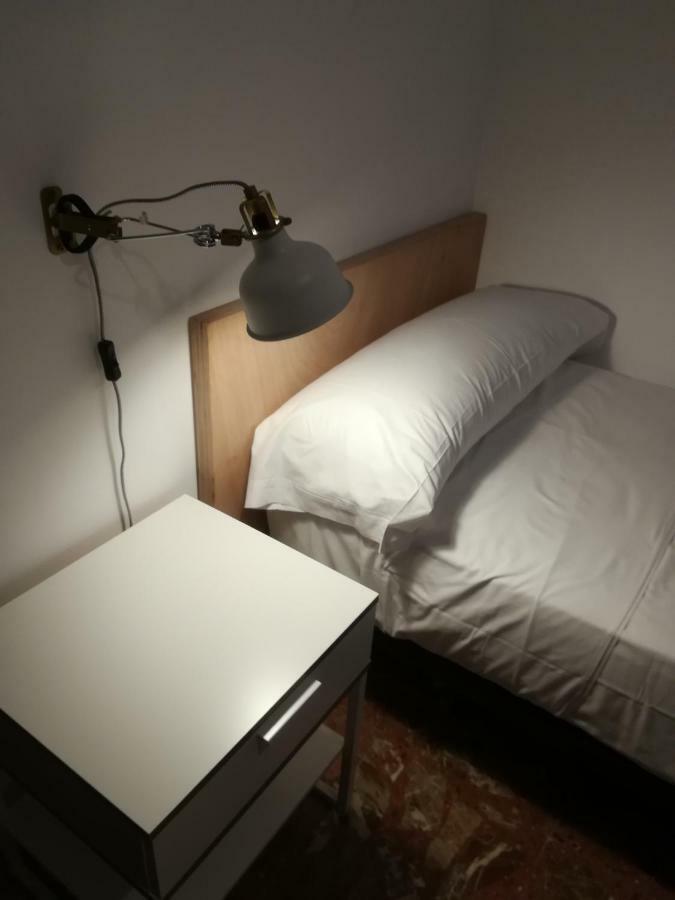 Tres Puentes Anguiano Apartamentos Y Hostal ภายนอก รูปภาพ