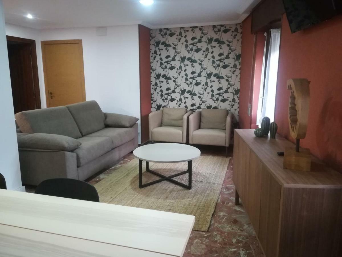 Tres Puentes Anguiano Apartamentos Y Hostal ภายนอก รูปภาพ