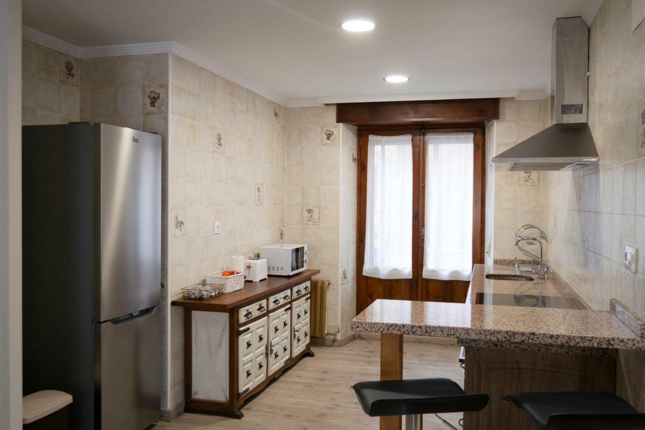Tres Puentes Anguiano Apartamentos Y Hostal ภายนอก รูปภาพ