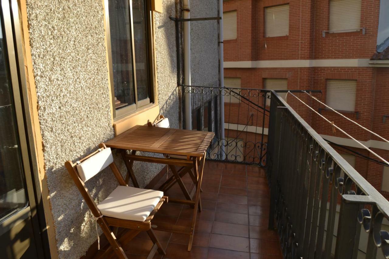 Tres Puentes Anguiano Apartamentos Y Hostal ภายนอก รูปภาพ