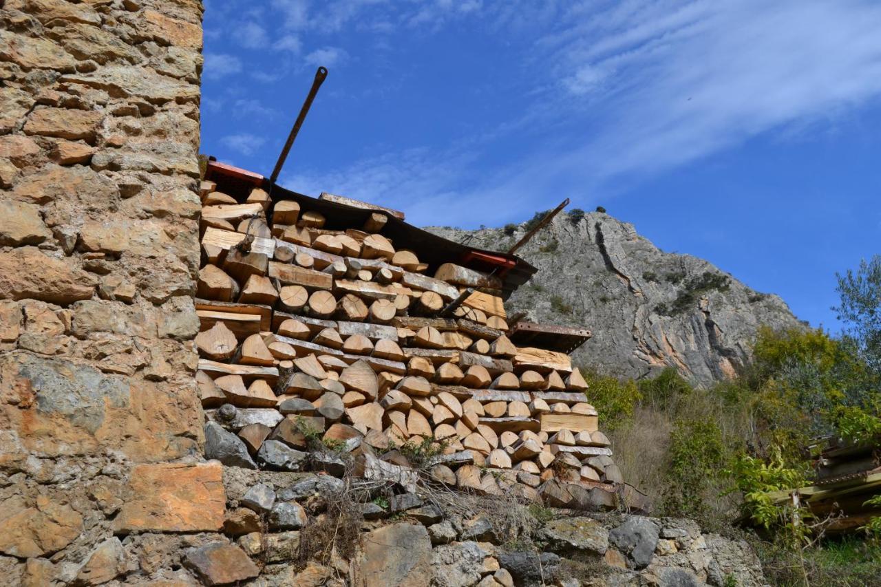 Tres Puentes Anguiano Apartamentos Y Hostal ภายนอก รูปภาพ